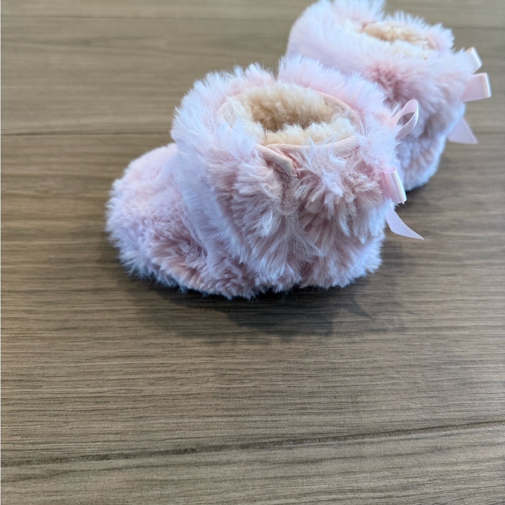 NWOT- Jesse Bow II Fluff Bootie- baby uggs booties. 0-6months - Picture 8 of 11